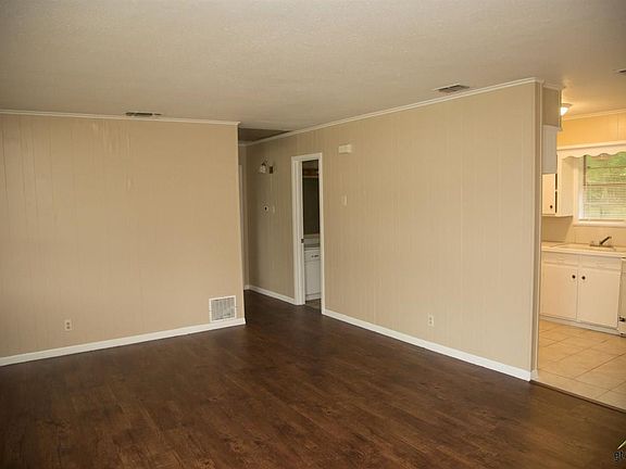 2nd image of 2224 N Vernon Ave