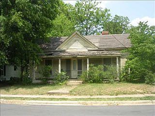 2nd image of 204 Academy St