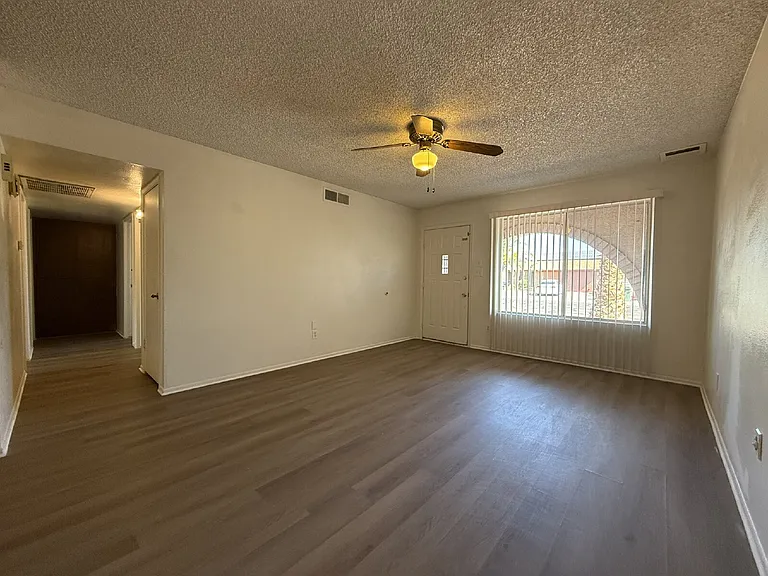 4138 W Campo Bello Dr — Photo 3