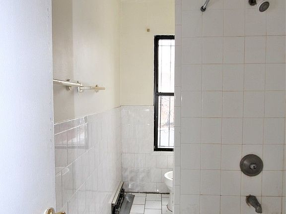 3rd image of 141 9th St #2A