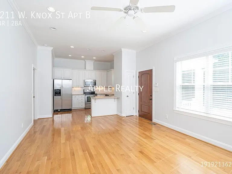 2211 W Knox St #B — Photo 7