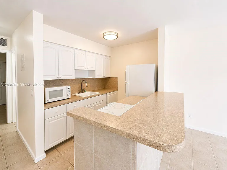 3217 NE 7th Pl #4 — Photo 10