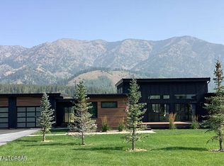 757 Alpine Village Loop, Alpine, WY 83128