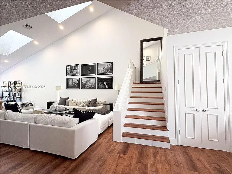 2530 Windsor Way Ct — Photo 13