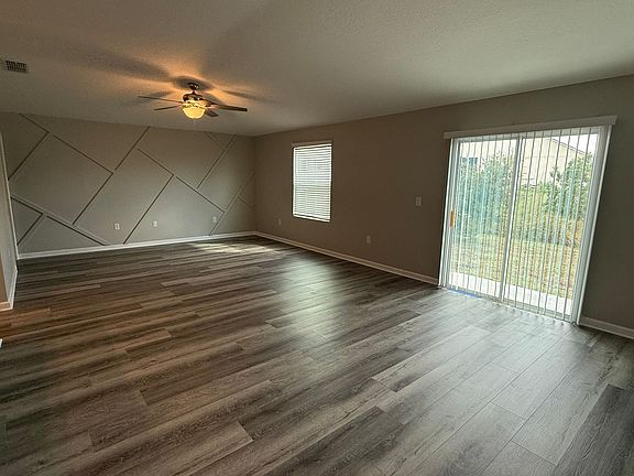 4th image of 572 S Andrea Cir