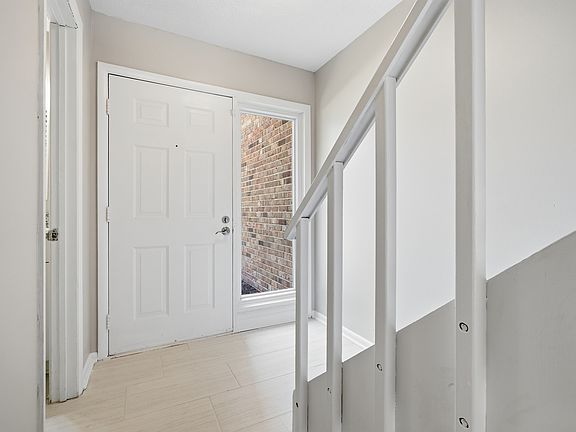 4th image of 125 Tower Dr #1