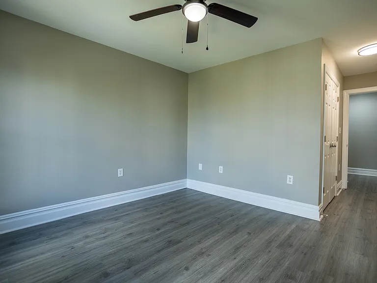1306 W Clay St — Photo 26