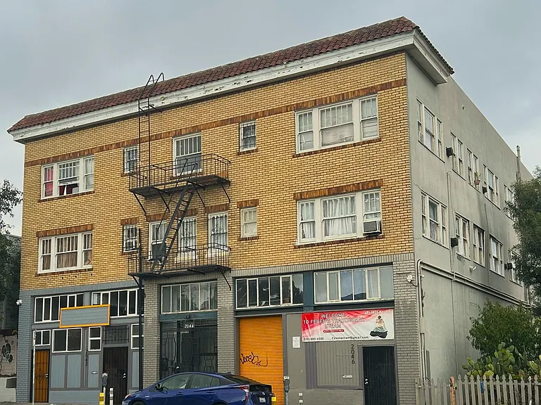 2044-2046 International Blvd — Photo 1