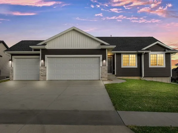 6202 Cope Dr, Marion, IA 52302