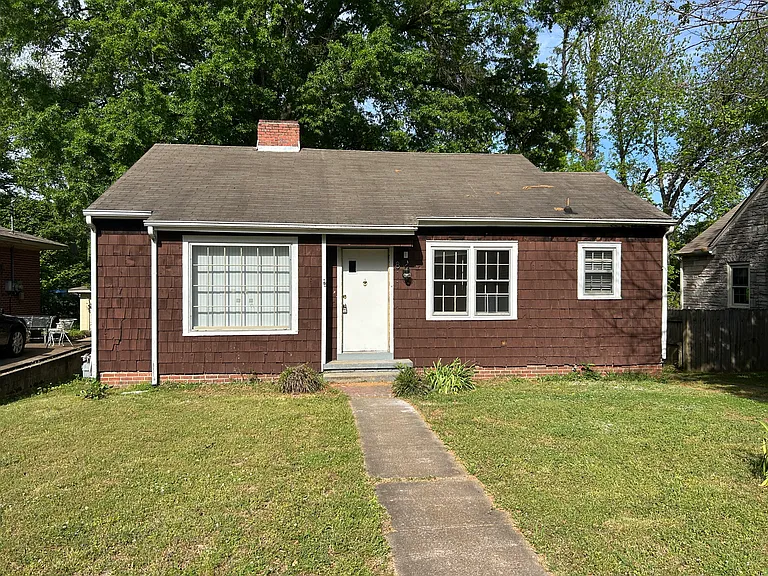 811 Burkett St — Photo 1