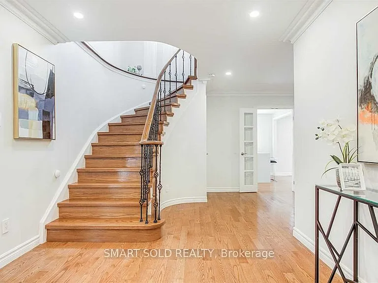 45 Abbeywood Trl #MAIN FLOOR — Photo 17