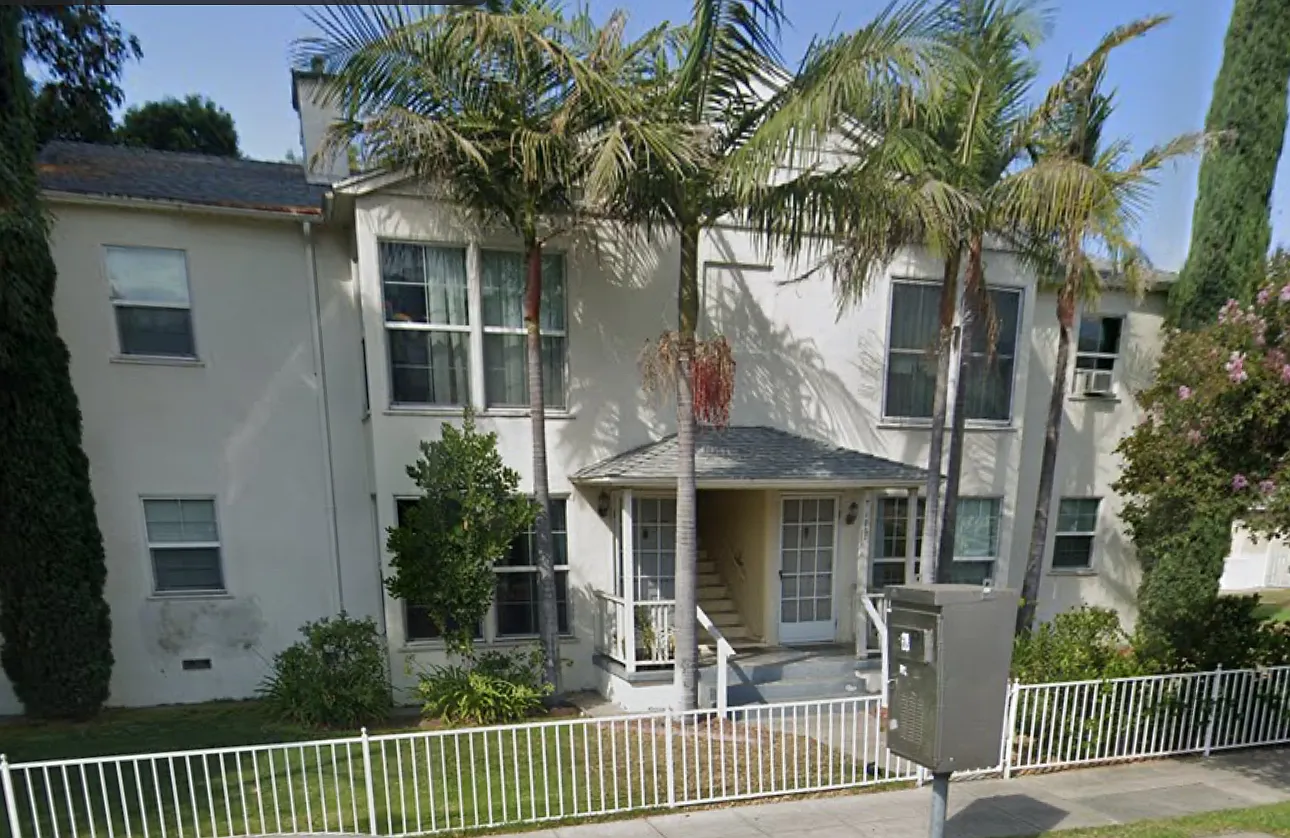 2 bed, 820 sqft, $2,395 — Photo 2