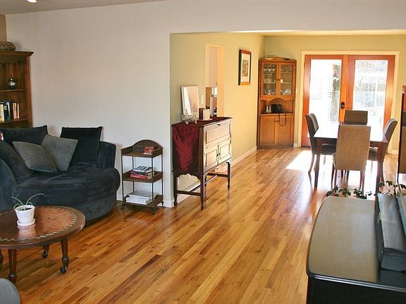 3rd image of 1220 Dougmar Dr