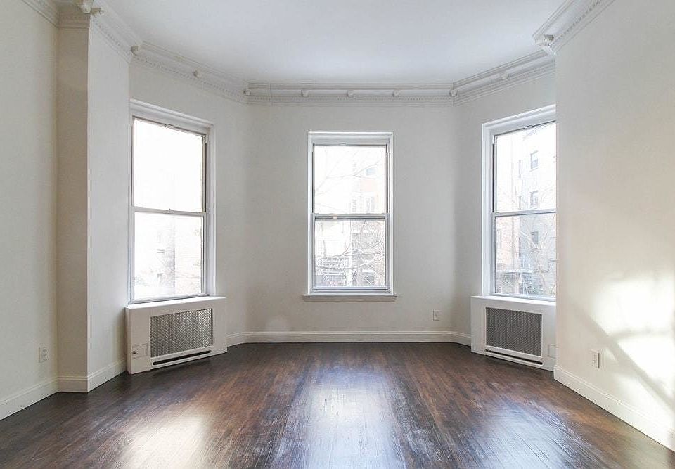 2nd image of 313 W 91st St #B2