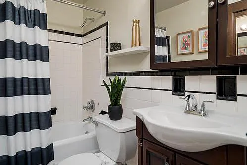 Delaware Park Apartments — Photo 12