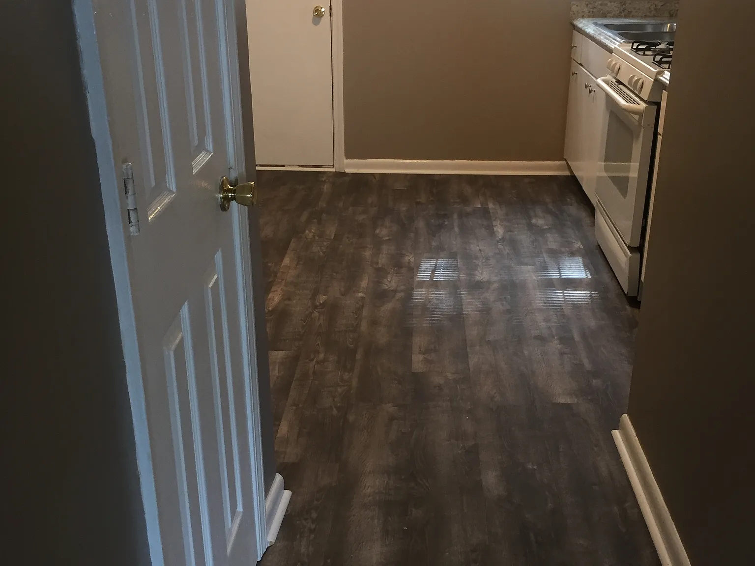 1143 Sells Ave SW — Photo 3