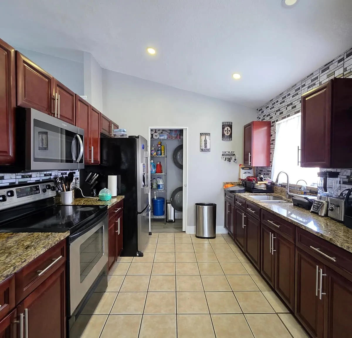3 bed, 1344 sqft, $2,600 — Photo 4