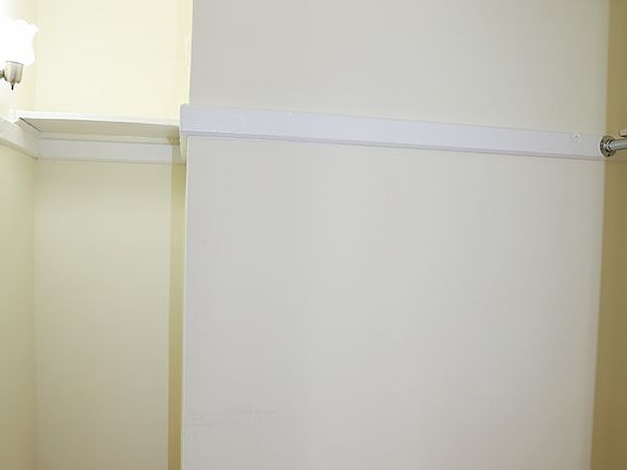 5th image of 6164 N Winthrop Ave #307