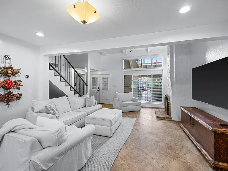7118 E Buena Terra Way — Photo 12