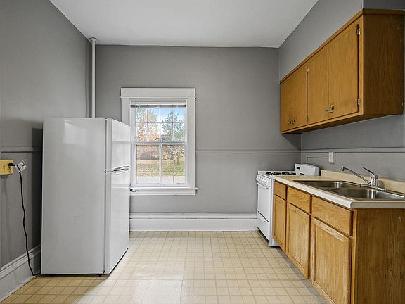 5th image of 3111 31st St E #1