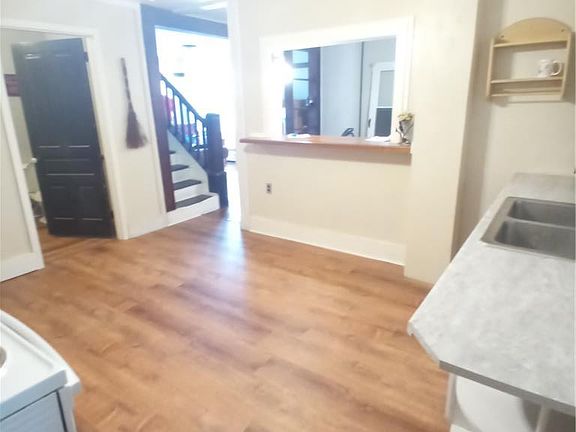 5th image of 447 Center Ave