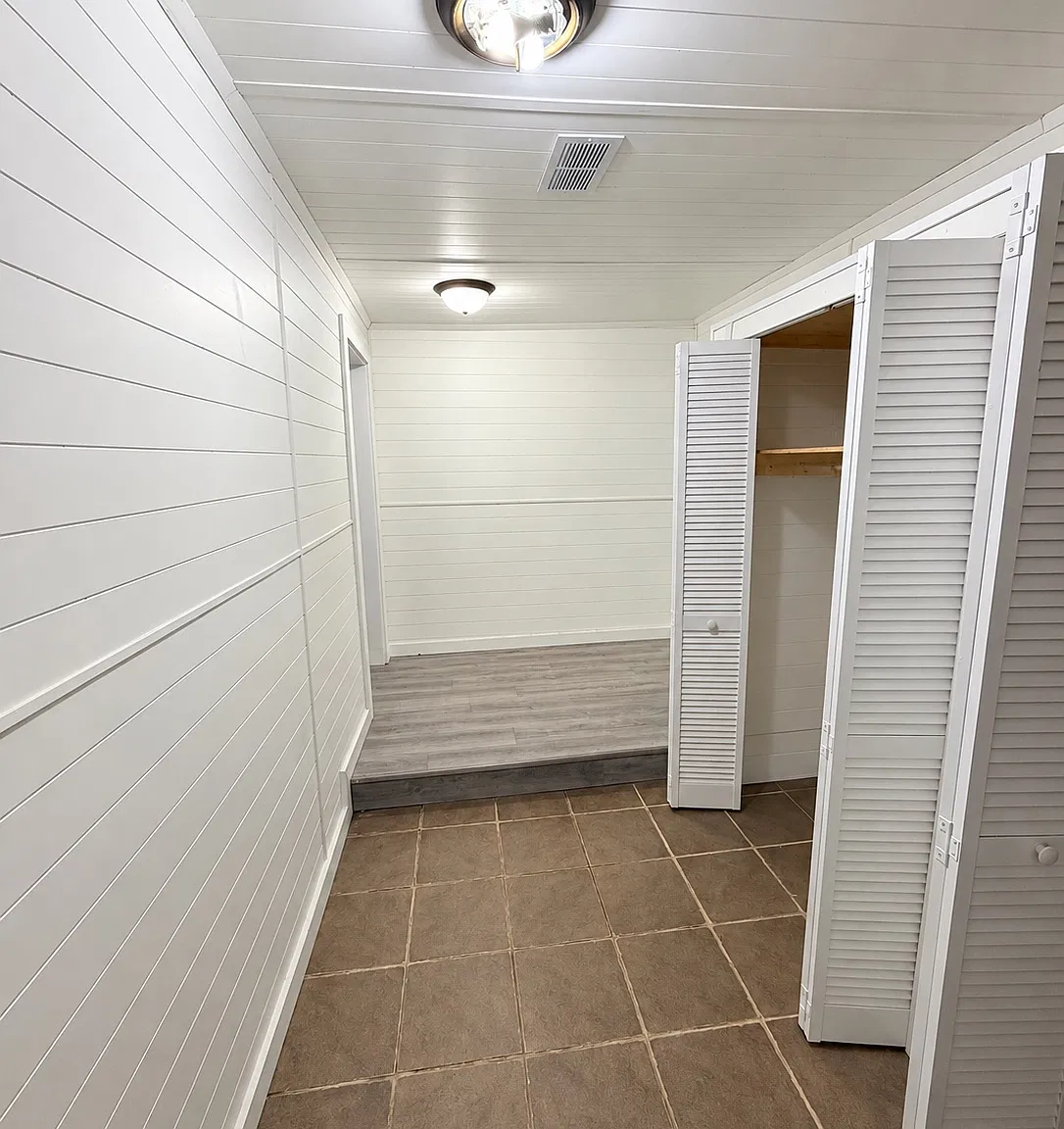 104 W Barton St — Photo 2