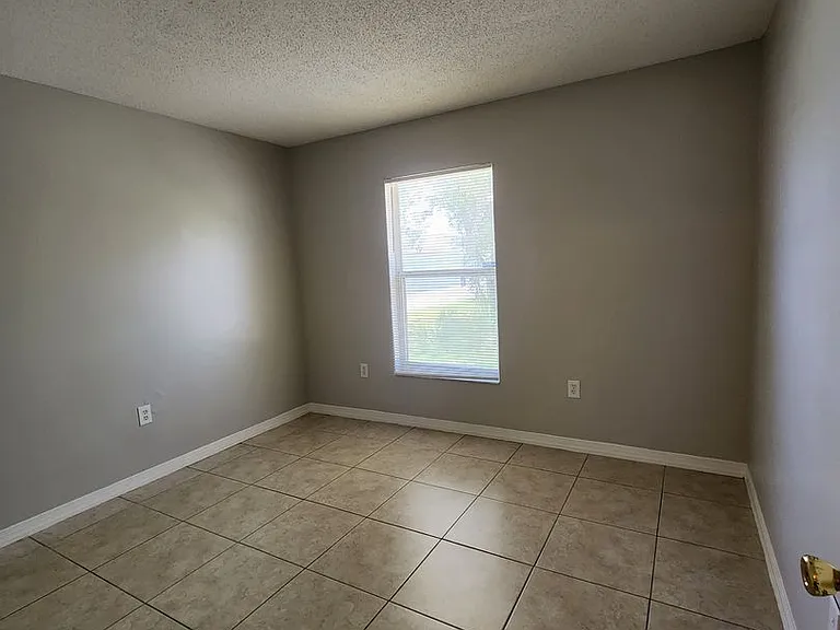 1605 Redfin Dr — Photo 8