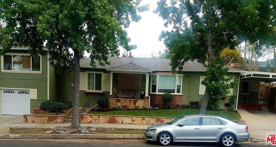 1st image of 209 E Ellis Ave