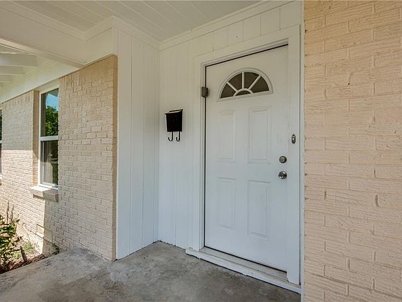 4th image of 2647 Marietta Dr