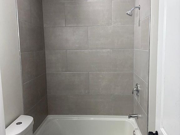 4th image of 2621 W Allegheny Ave #2