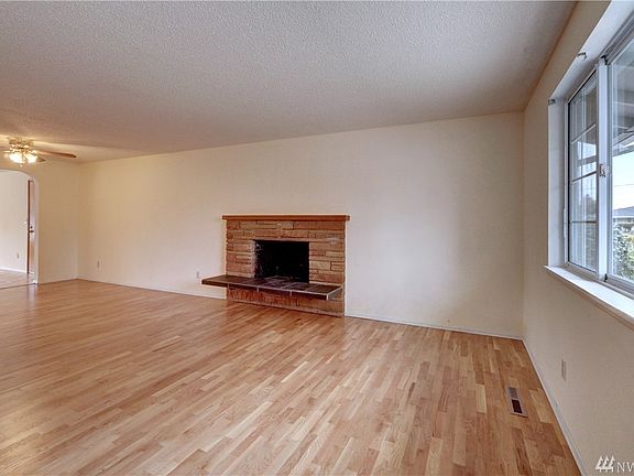 5th image of 10508 108th Ave SW