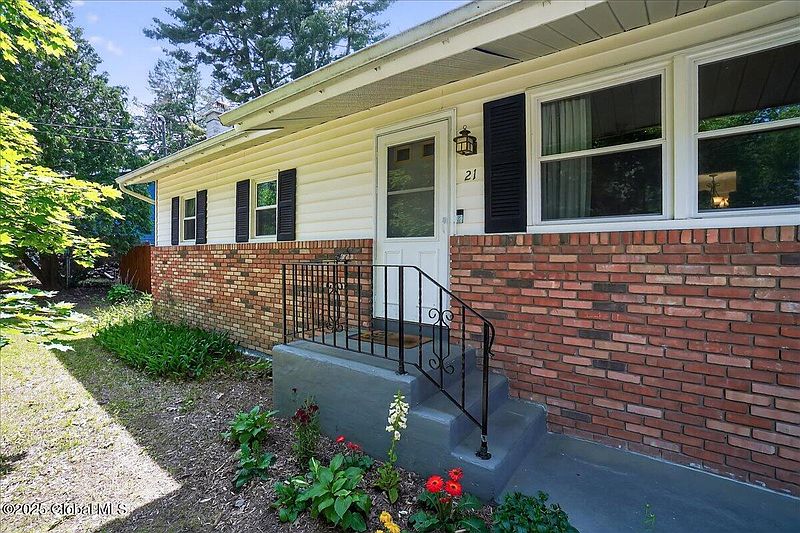 2nd image of 21 Fawn Drive