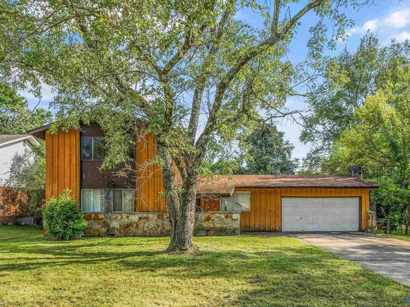 6013 Kimbrell Ln NW, Huntsville, AL 35810