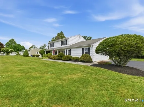 19 Zephyr Road, Trumbull, CT 06611