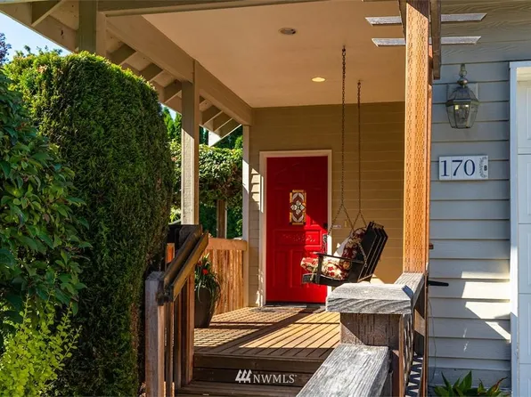 170 NW Dogwood St #B, Issaquah, WA 98027