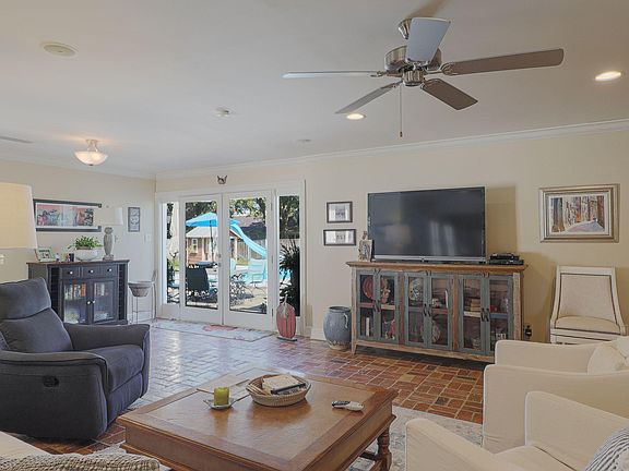 5th image of 99 Bayou Cir