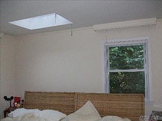 4th image of 5 Leeds Dr