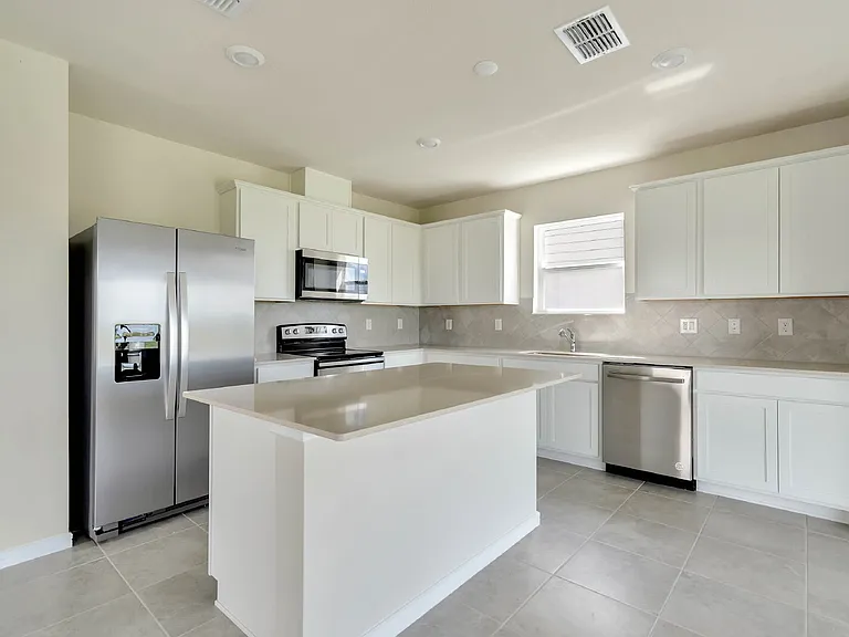 7750 Syracuse Dr — Photo 2