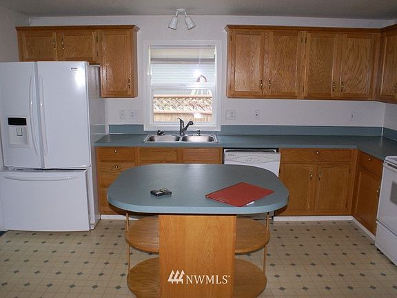 3rd image of 1901 E St. Andrews Drive E