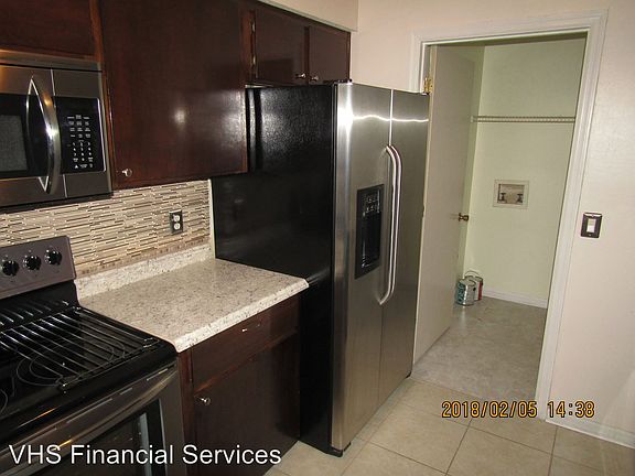 5th image of 915 Black Willow Dr