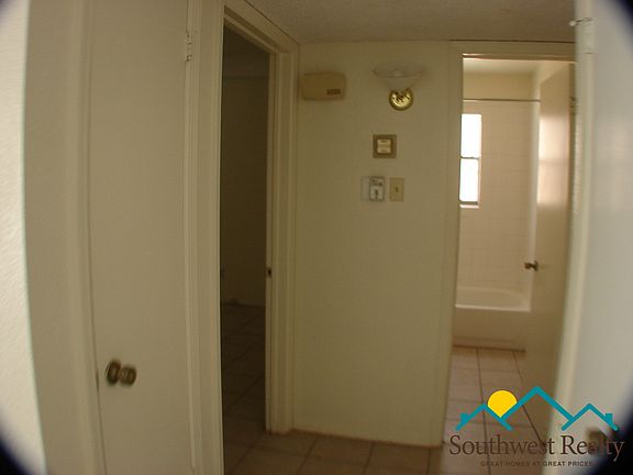 4th image of 8912 Leo St #B