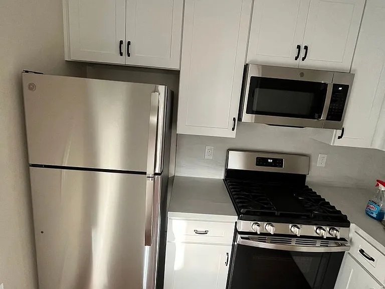 1113 Riedel Ave — Photo 5