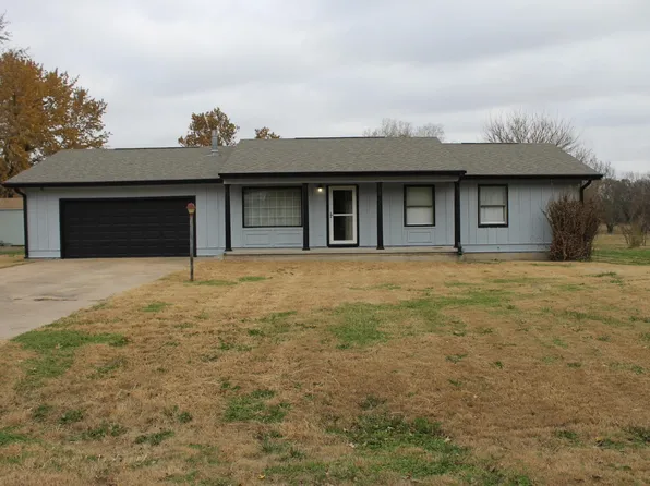 2910 Cathlinda Dr, Winfield, KS 67156