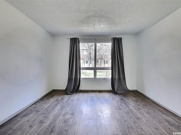 5th image of 51 Spruceview ROAD