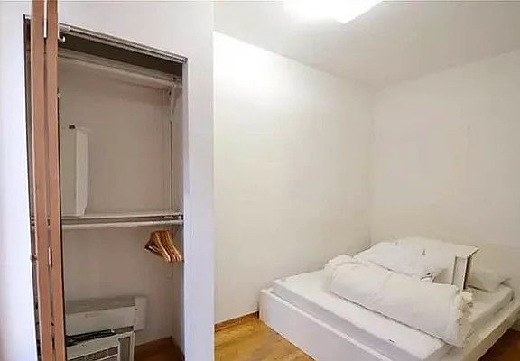 4th image of 402 E 69th St APT 10