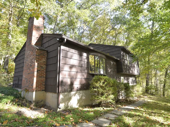 12 Reality Road, Oxford, CT 06478