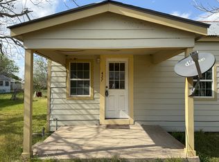 427 W 7th St, Yorktown, TX 78164