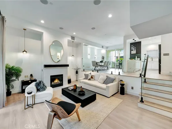 1020 Hilldale Ave, West Hollywood, CA 90069