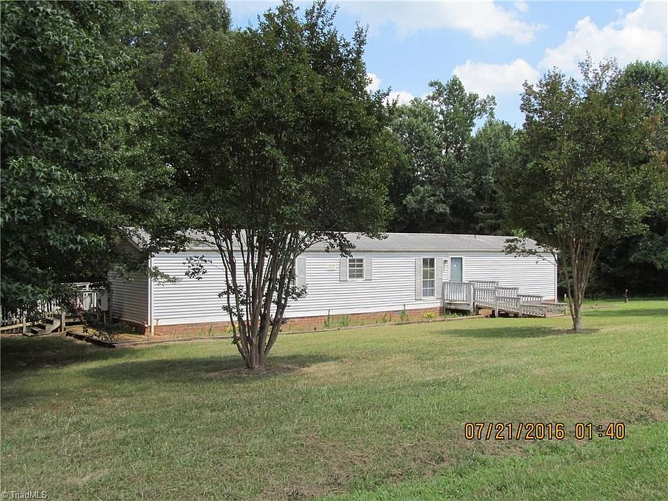 1st image of 153 Forest Pond Dr