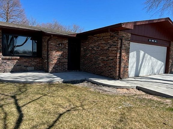 3rd image of 1211 Union Ave